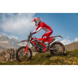 Beta XTrainer 300 MY27 – Enduro versátil con nuevo diseño y motor renovado