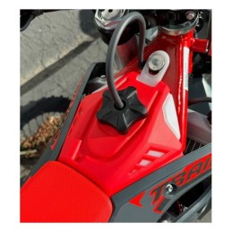 CUBREDEPOSITO ROJO XTRAINER 2T - 054430080097